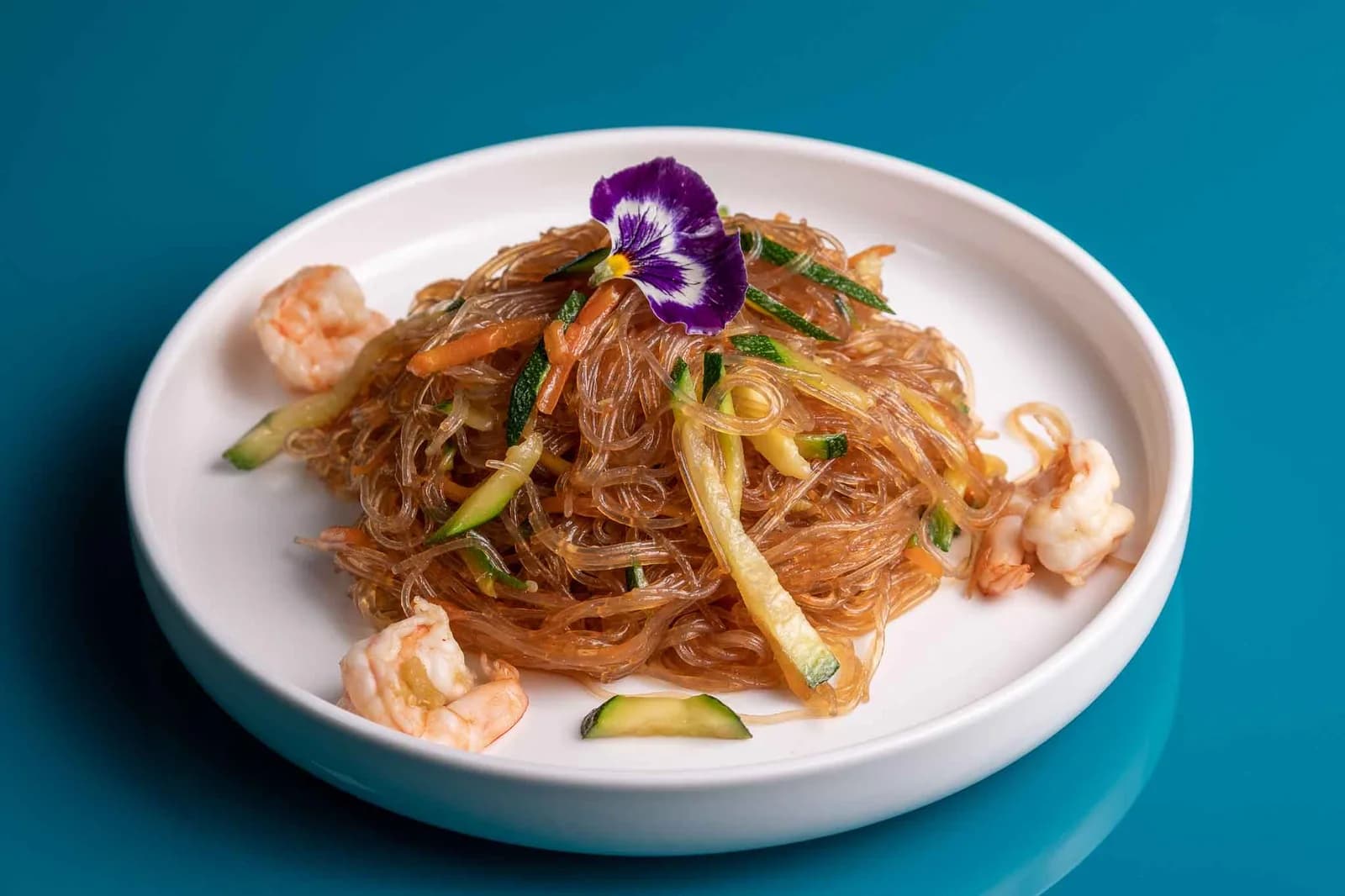 Spaghetti di Soia con Verdure e Gamberi